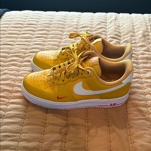 Nike Womens Yellow and White Sneakers